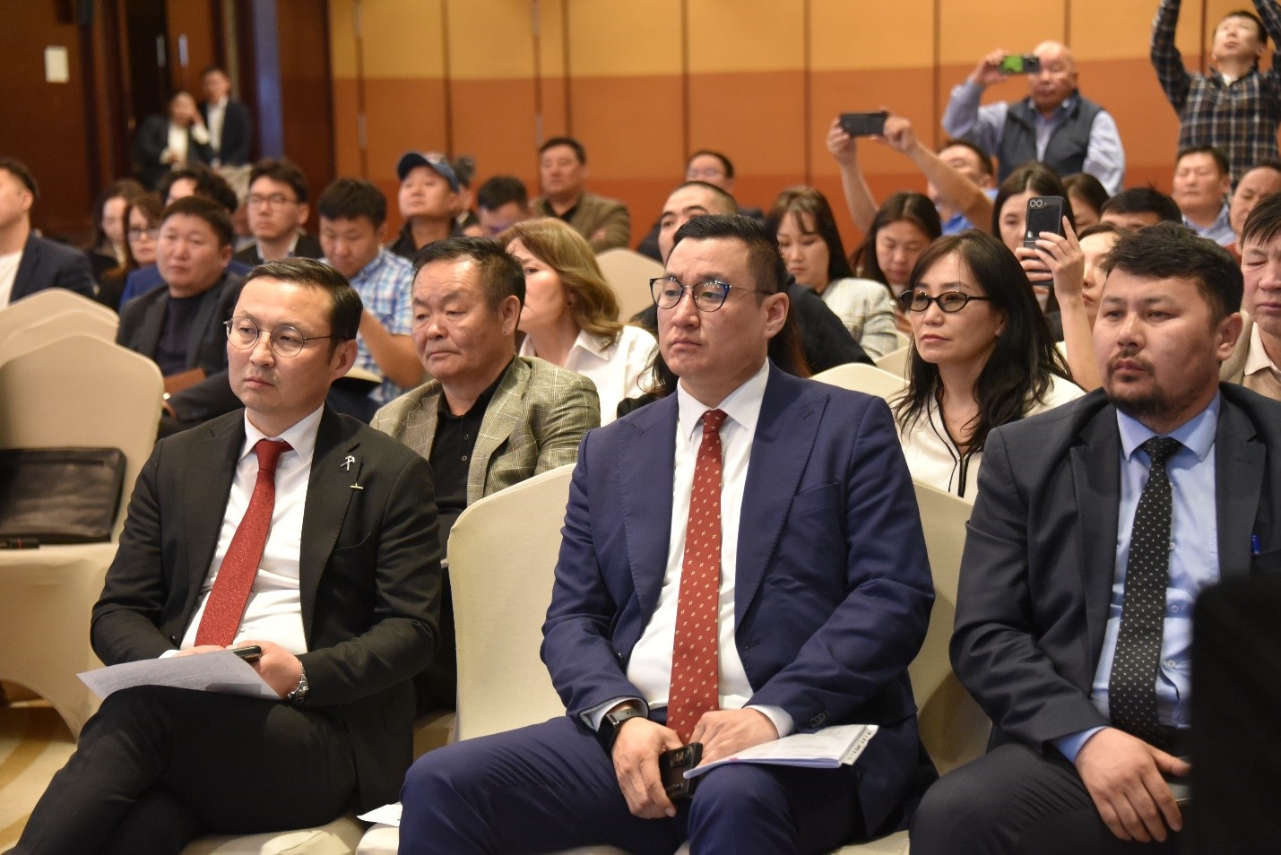 Алтны тусгай зөвшөөрөл эзэмшигчидтэй хийх уулзалт зохион байгуулав