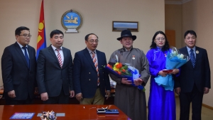 Монголын уламжлалт сар шинийн баярыг угтаж, салбарын шилдэг ажилтнуудыг төрийн дээд одон, медалиар шагналаа